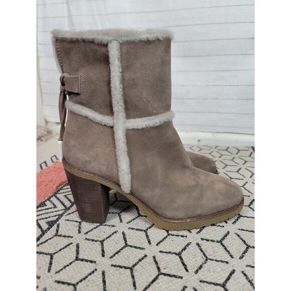 Frye Jen Shearling Ankle Booties in Taupe, sz 9 - Picture 9 of 16